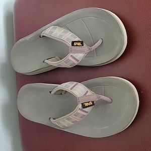Teva sandals size 9